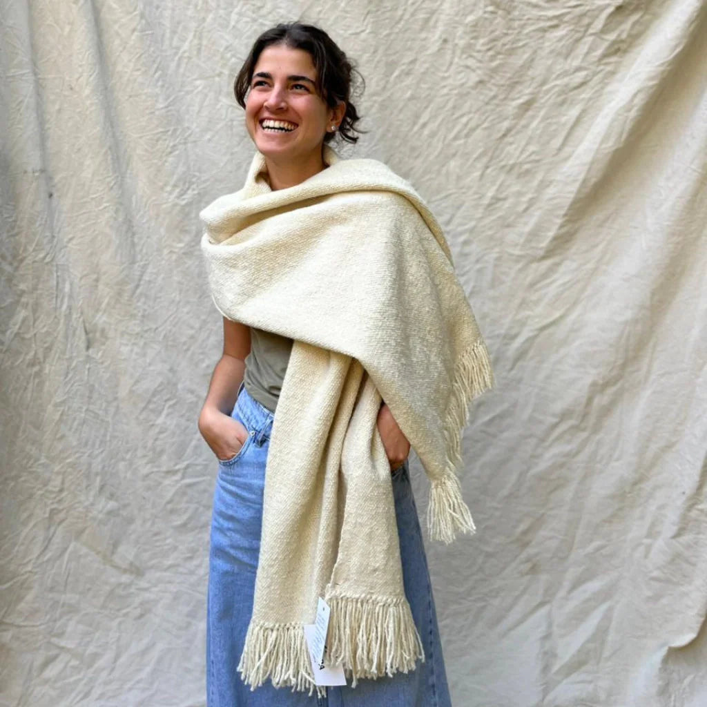 Mantón Tero — Hand-Knitted