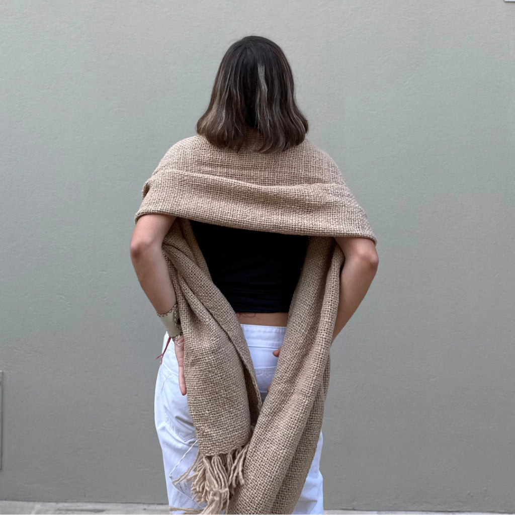 Mantón Tero — Hand-Knitted